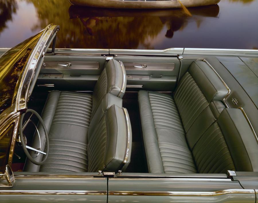 Интерьер Lincoln Continental Convertible (74A) 1961 года  (фото 10 из 30)